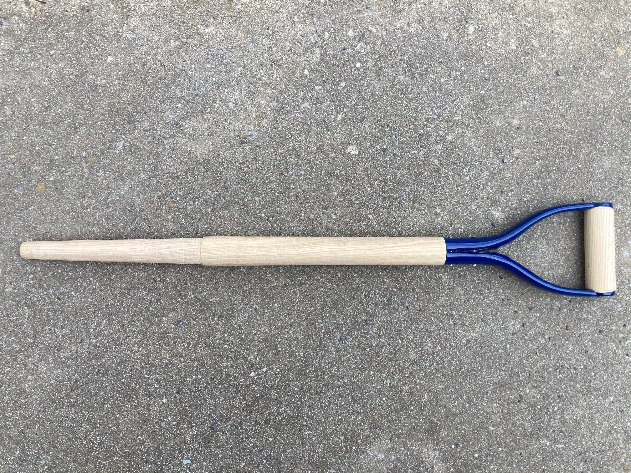 30" D-Grip Hollowback / Scoop Shovel Handle Made in USA.