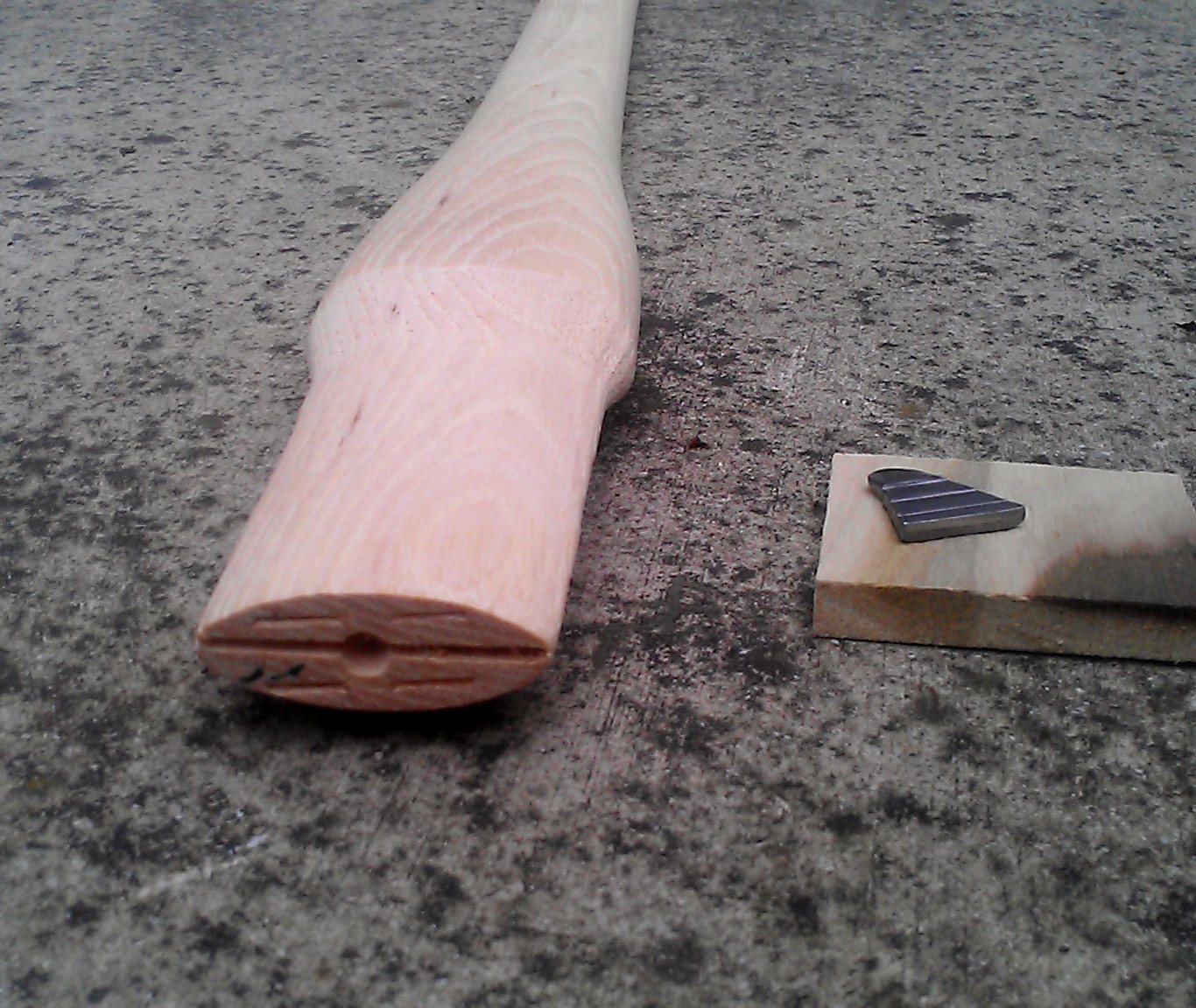 Double Bit Eye Woodchoppers Splitting Maul Handle USA Hickory Item # 5236-1 - Beaver-Tooth Handle Co.
- 2