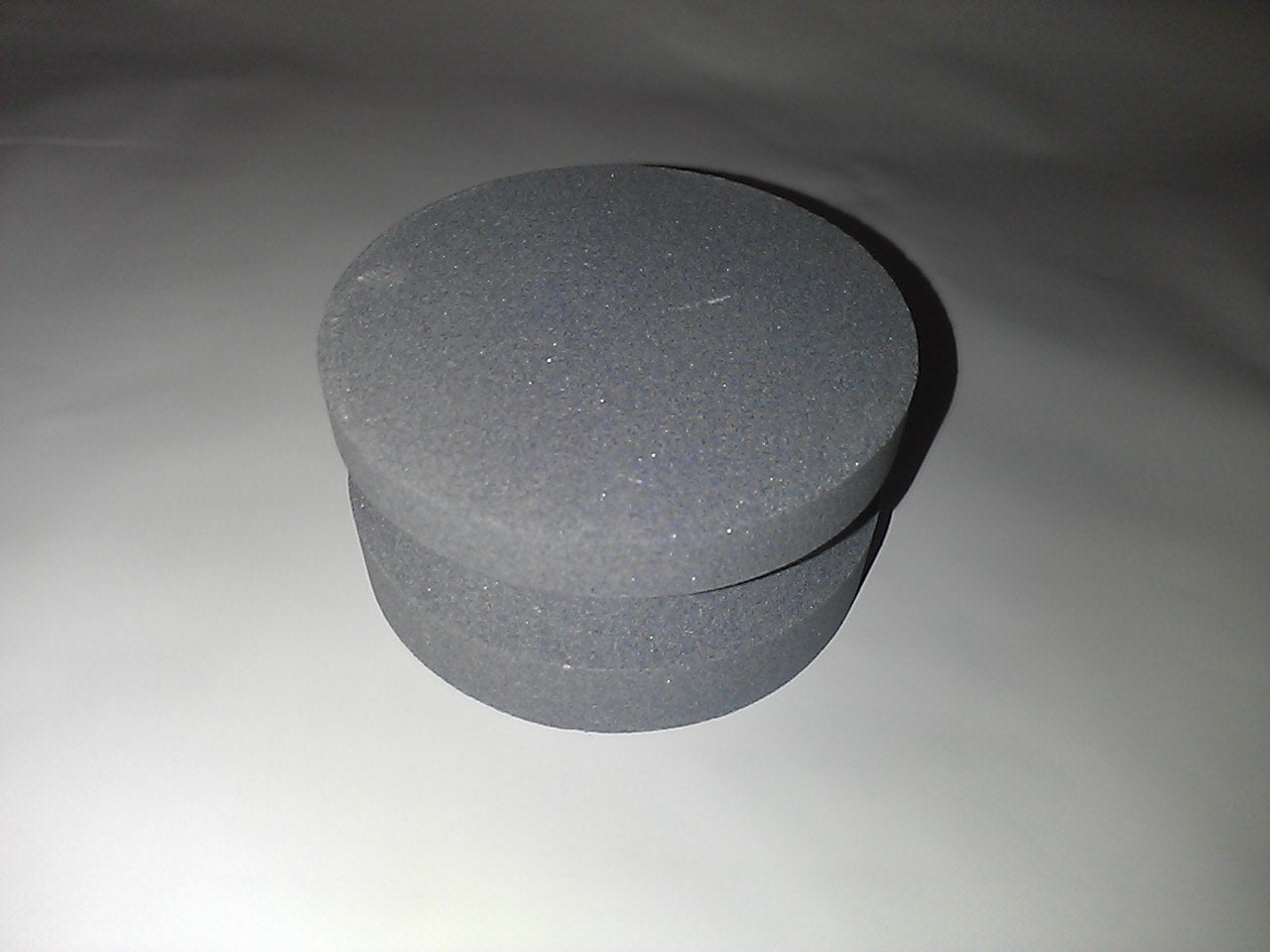 Axe Puck Sharpening Stone Axe Box 220 Grit Made in USA - Beaver-Tooth Handle Co.
- 1
