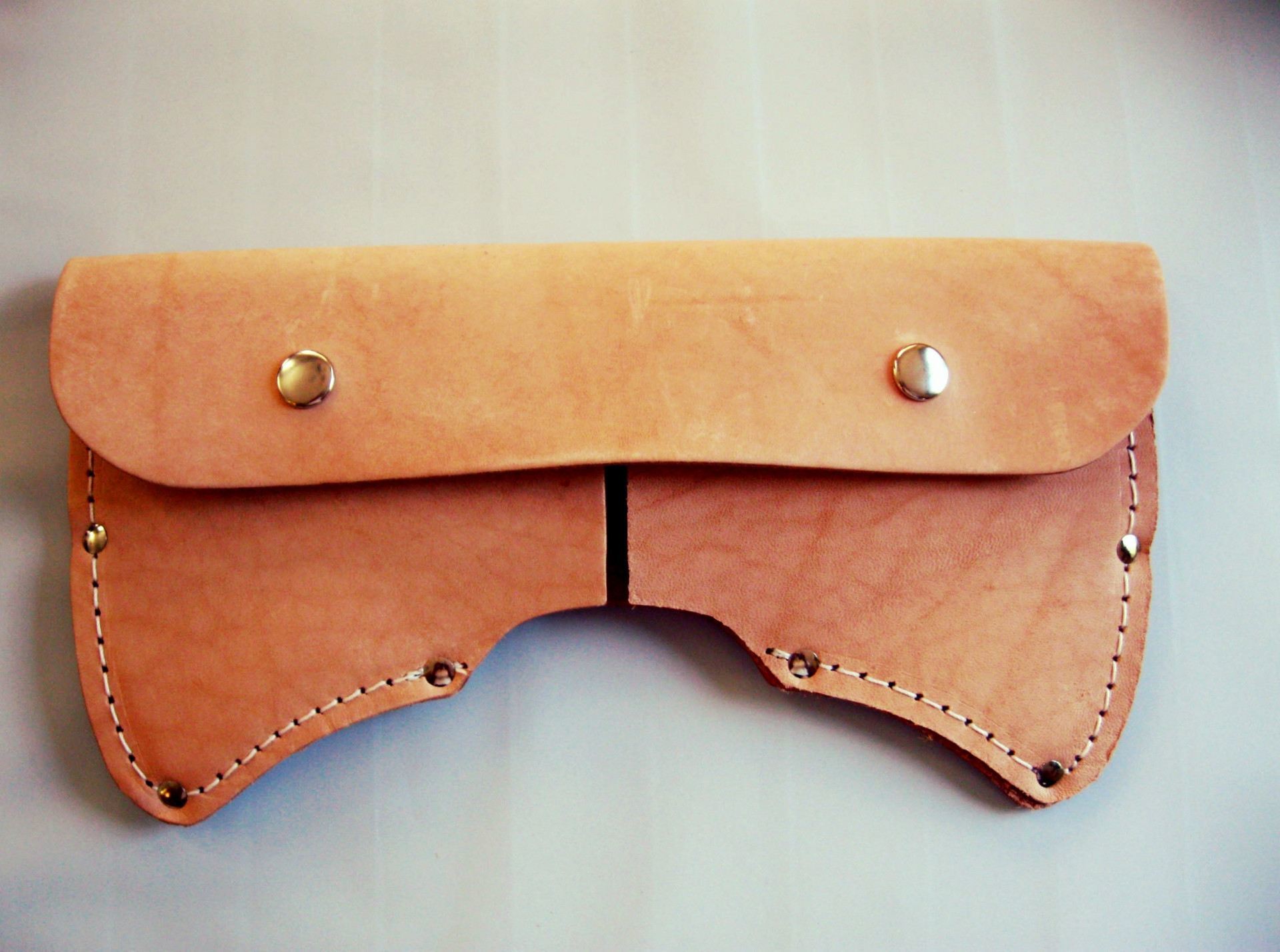 Double Bit Axe Sheath Top Grain Leather 3.5 + lbs. Full size - Beaver-Tooth Handle Co.
 - 1