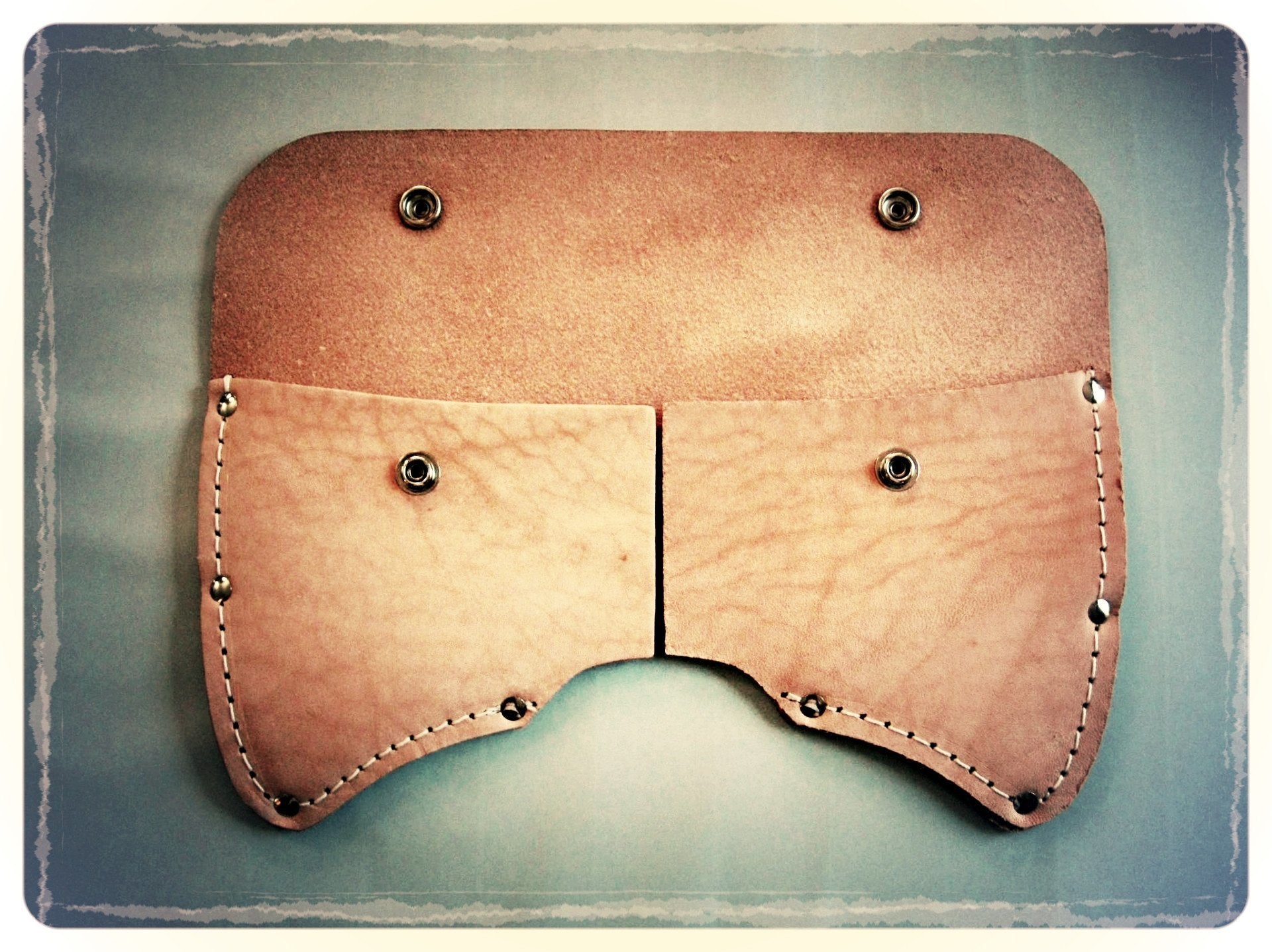 Double Bit Axe Sheath Top Grain Leather 3.5 + lbs. Full size - Beaver-Tooth Handle Co.
 - 3