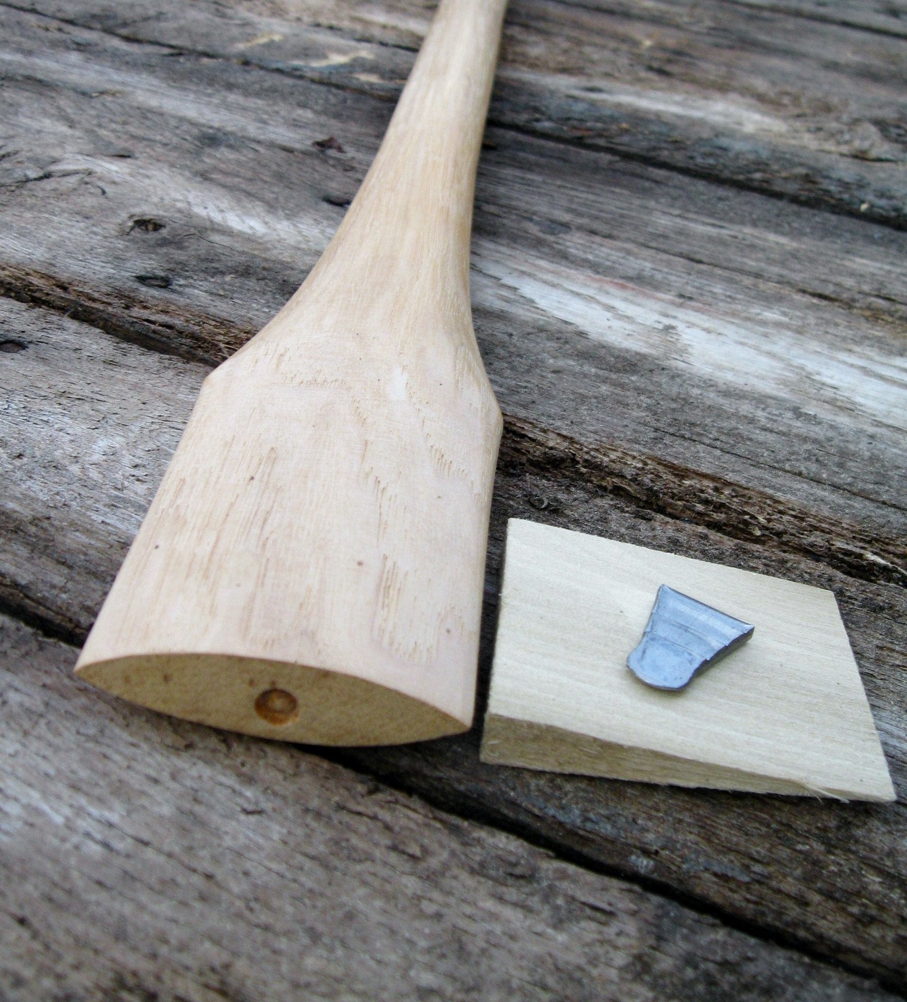28" Double Bit Cruiser Axe Handle. American Hickory Item # 1628 - Beaver-Tooth Handle Co.
 - 2