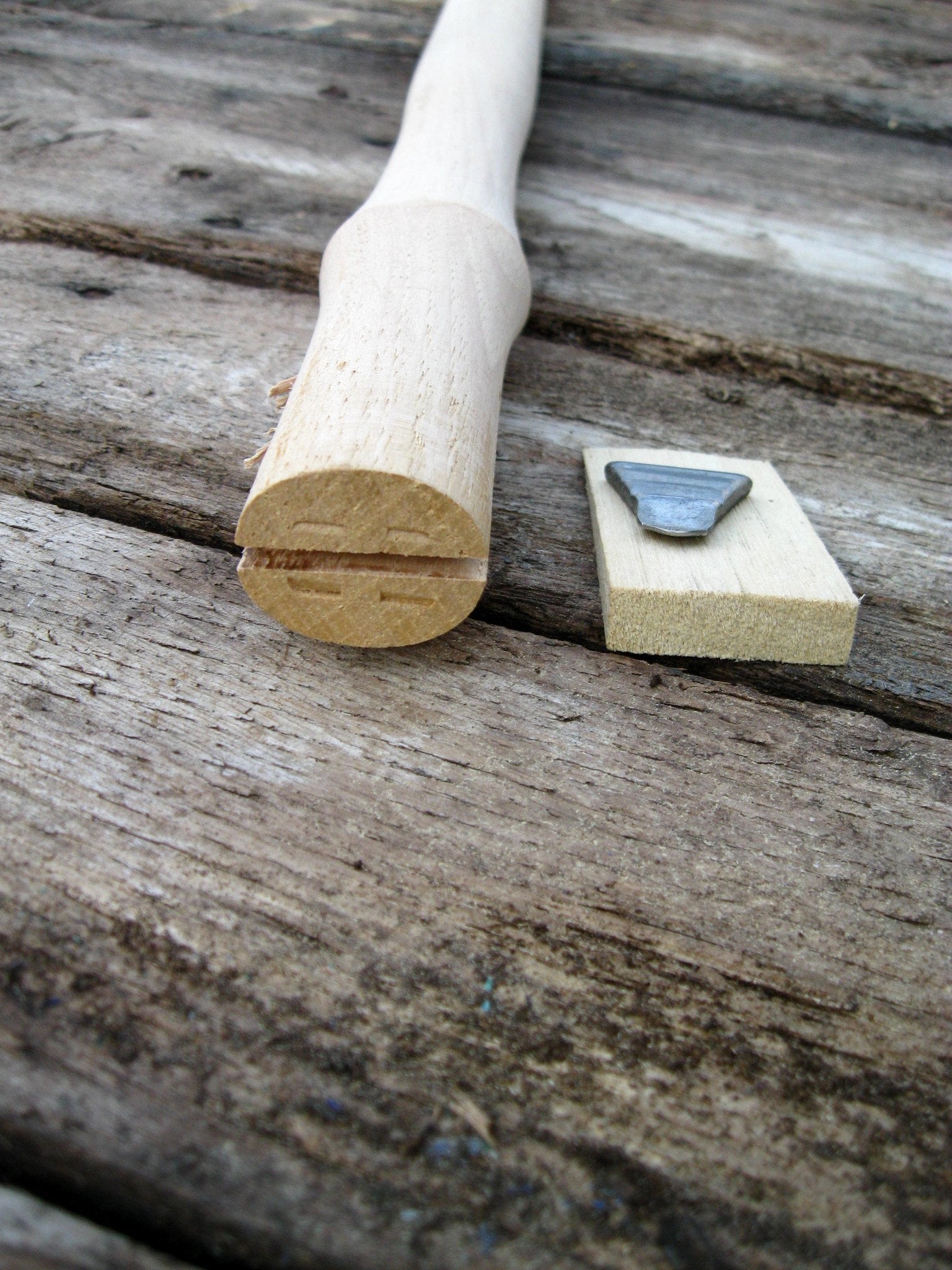 Hammer Handle - 24" Sledge Hammer Handle. New Hickory Eye Size 1-1/4" X 1" Item # 2124