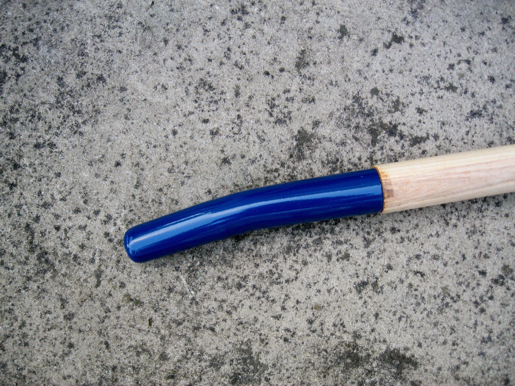 30" D-Grip Spading Fork Handle - Beaver-Tooth Handle Co.
 - 3