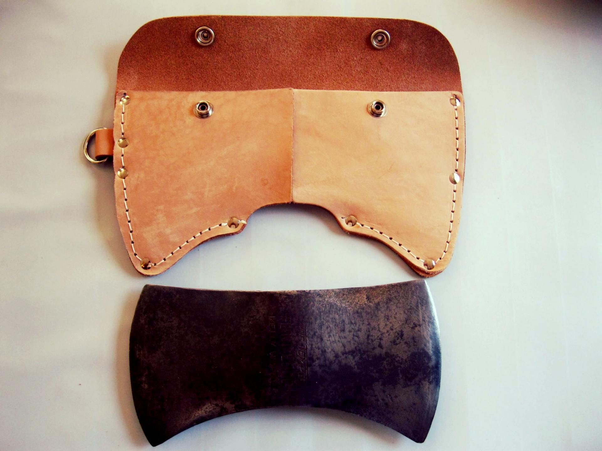 Cruiser Axe Sheath 2.5 lb. Double Bit Leather With D- Ring - Beaver-Tooth Handle Co.
 - 6